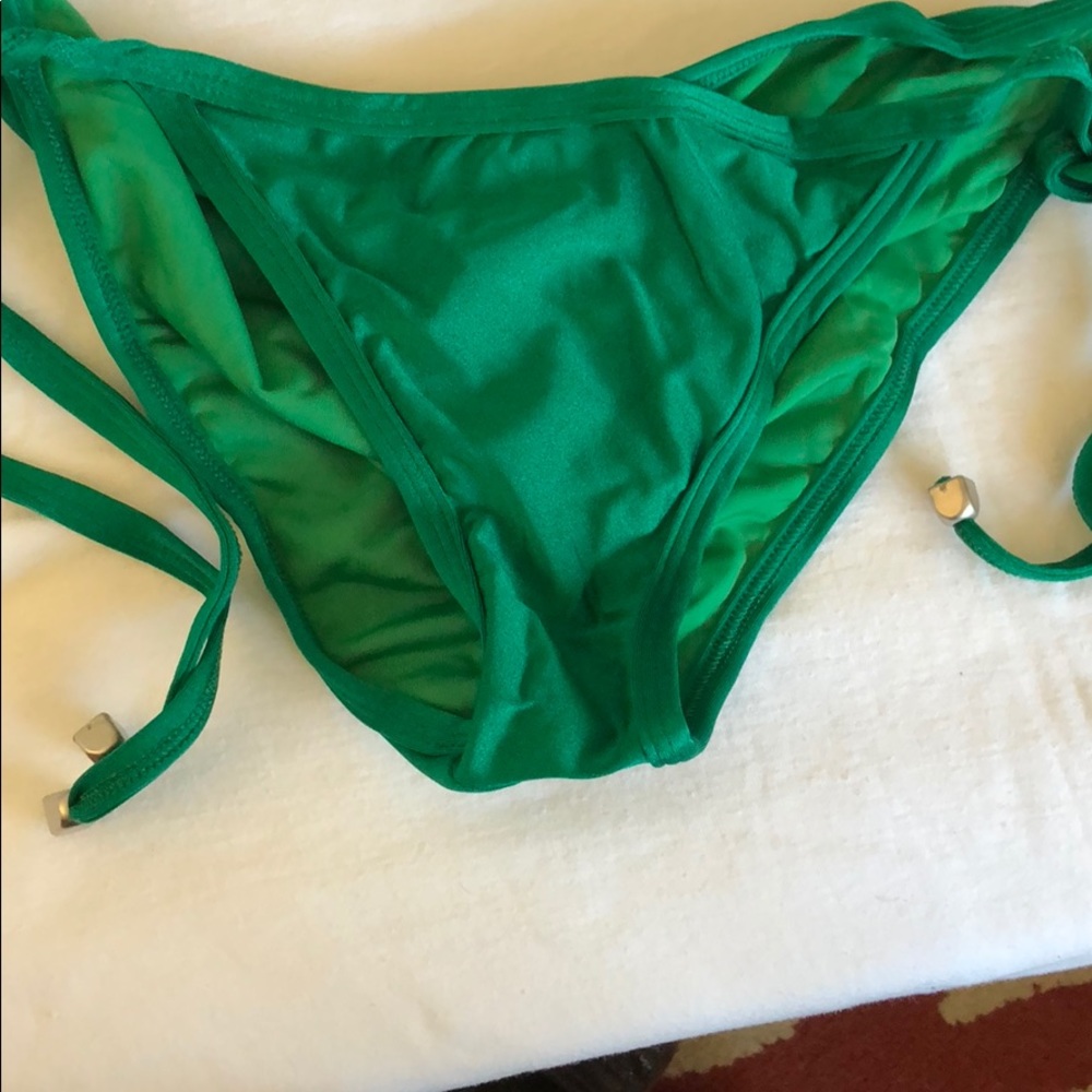 Brand new women's green tied bikini  bottom
NWT